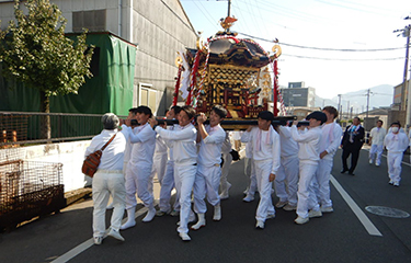 東大野八幡神社の秋季例大祭の様子(東谷鉱山)