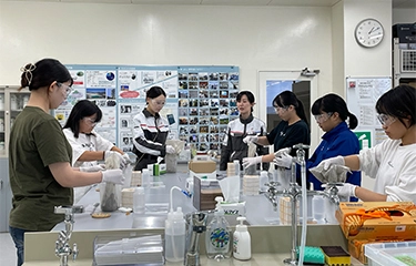 理工チャレンジ(リコチャレ)の様子(研究所)